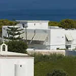 Doukissa - Parikia Town Centre