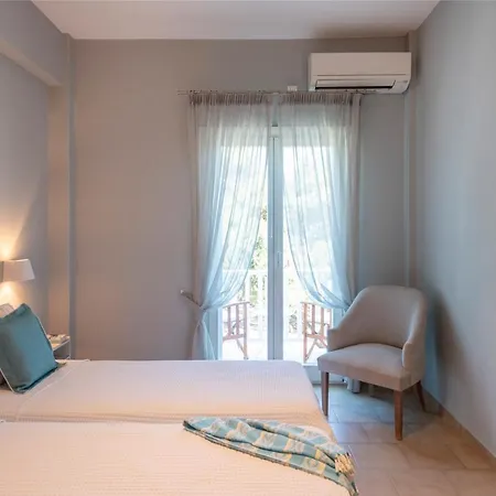 Doukissa - Parikia Town Centre Hotel