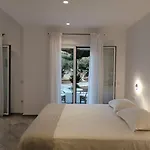 Doukissa Hotel 2*